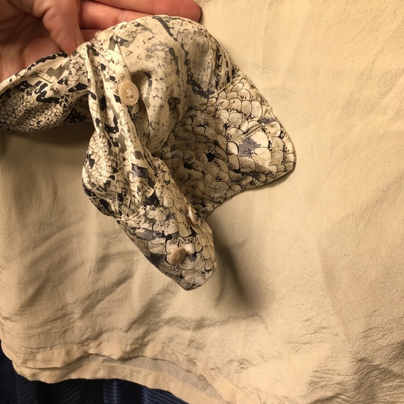 Equipment Silk Cream with Snake Print Sleeves - Picture 2 of 8